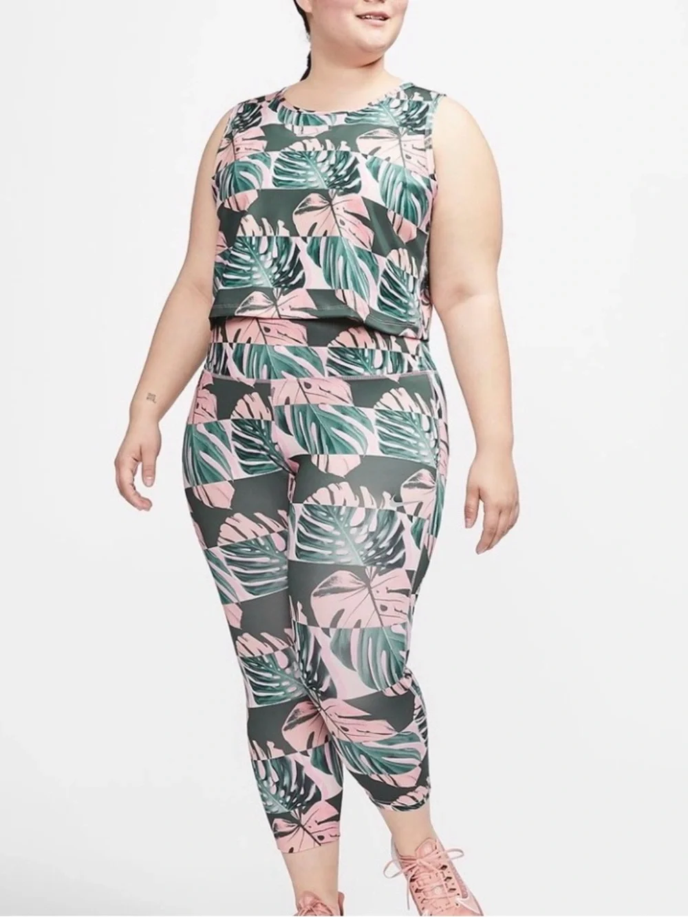 Nike Fast Women’s Dri-Fit Pink and Green Monstera Running Tank (Plus Size)